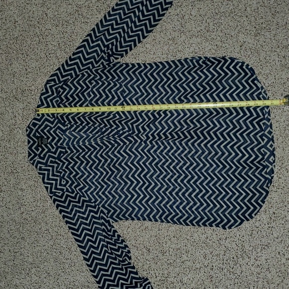 RUE21 Zig Zag Light Weight Blouse - Picture 6 of 6